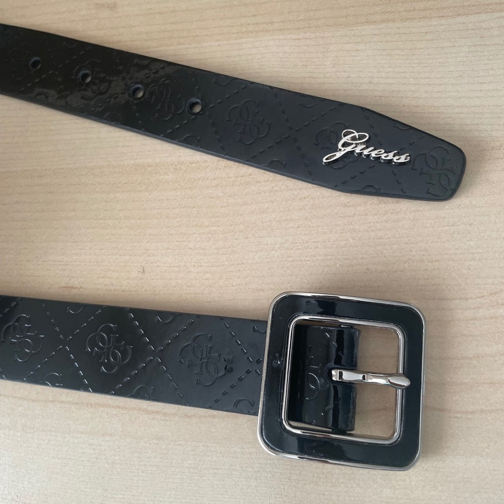 GUESS Debossed Quattro Logo Belt Black Silver Designer Preppy NEW with Tag